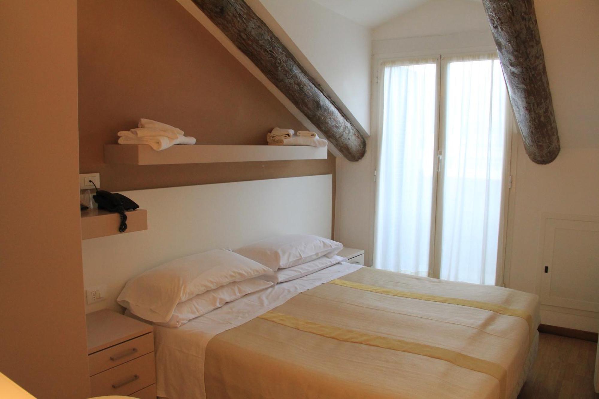 Hotel Melograno Spotorno Extérieur photo