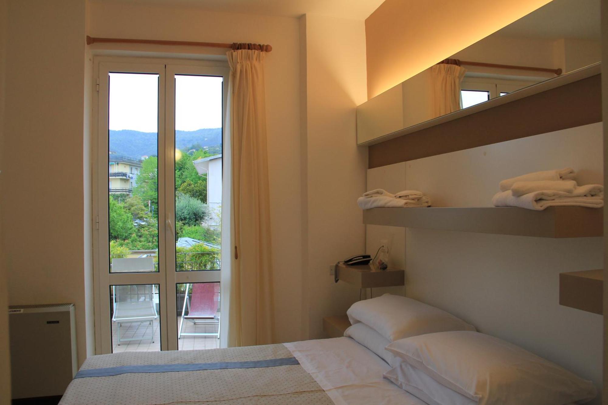 Hotel Melograno Spotorno Extérieur photo