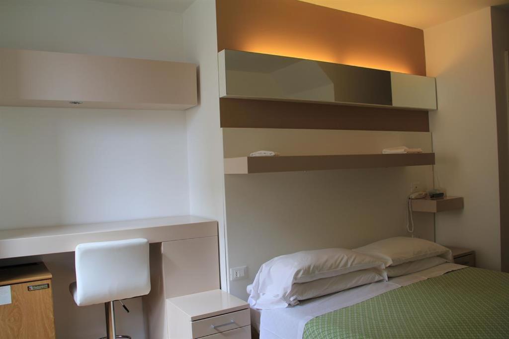 Hotel Melograno Spotorno Extérieur photo