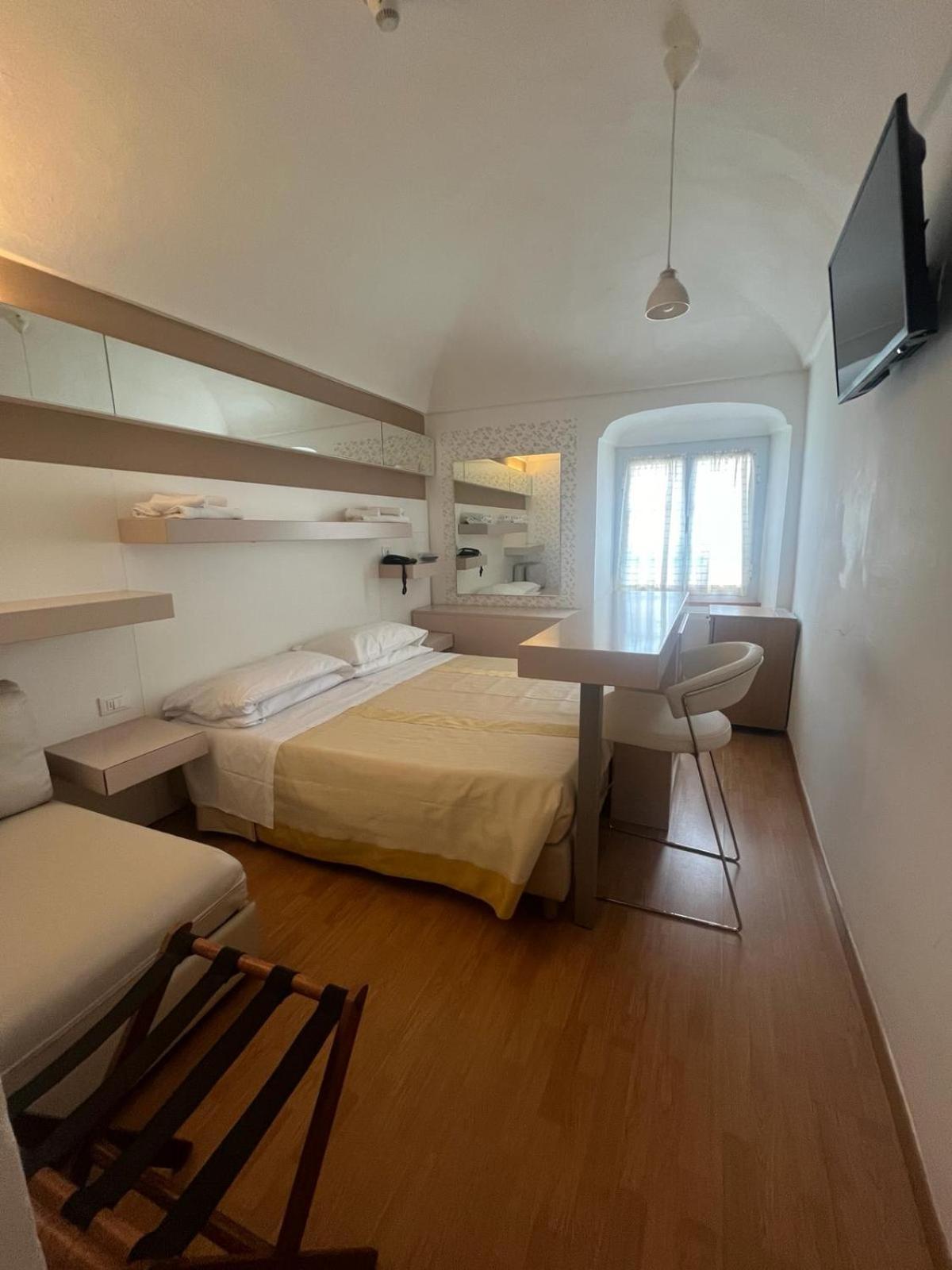 Hotel Melograno Spotorno Extérieur photo