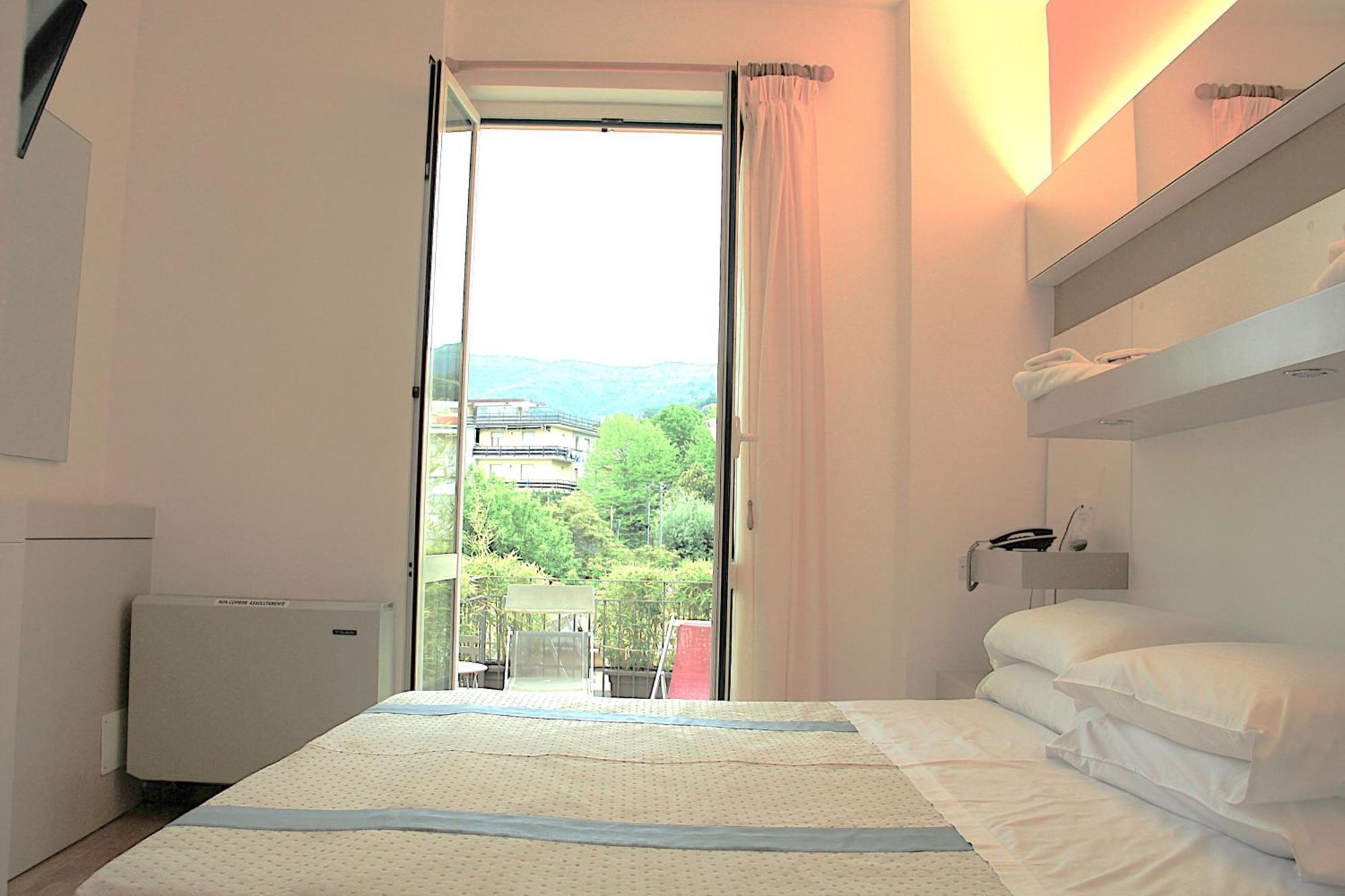 Hotel Melograno Spotorno Extérieur photo